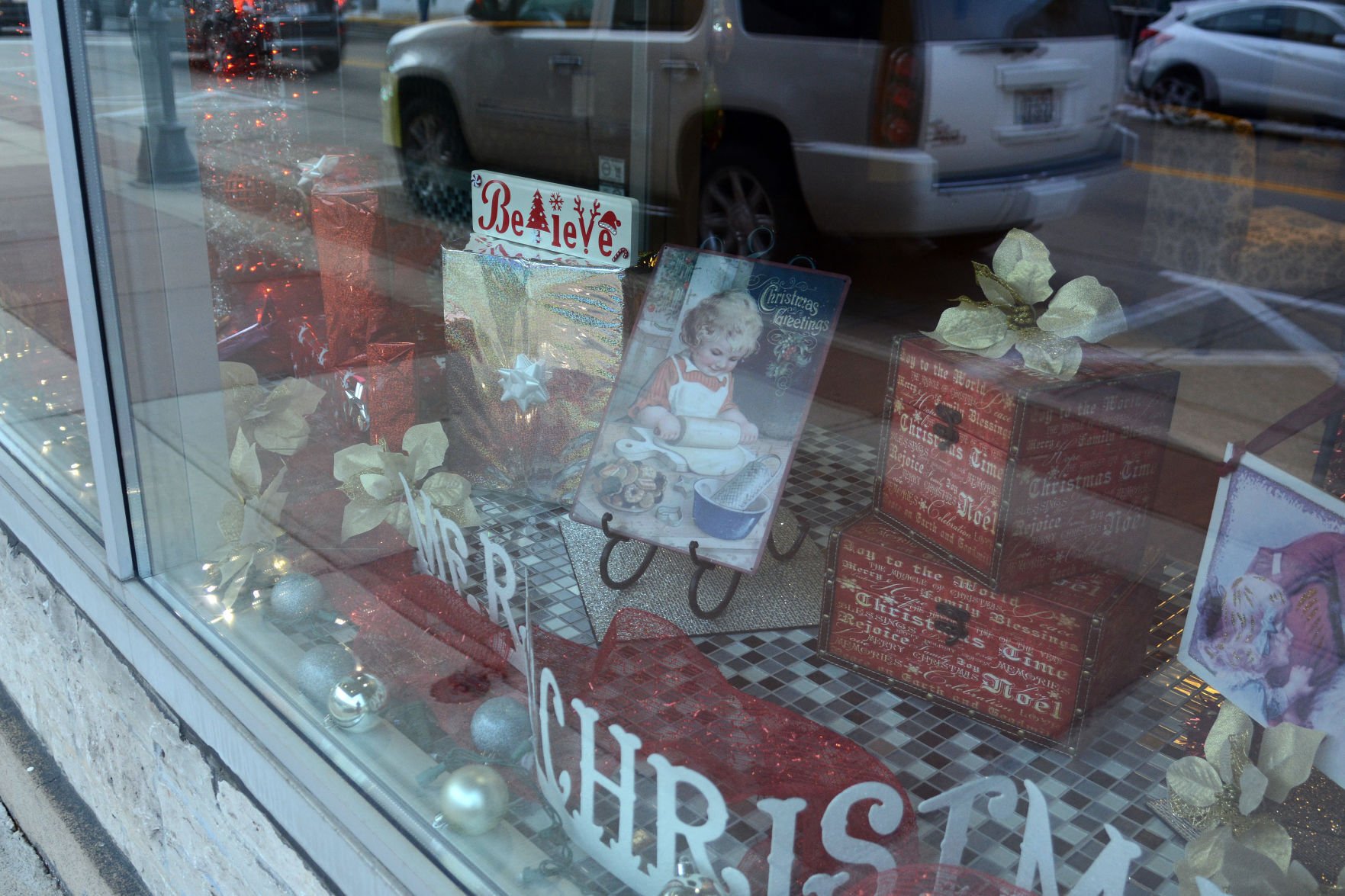 Portage shop windows, Dec. 18, 2020